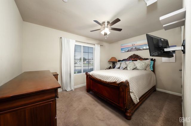 9000 Farmington Way, Bakersfield, CA 93313