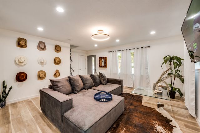 1201 Woodbrook Street, Arlington, TX 76011