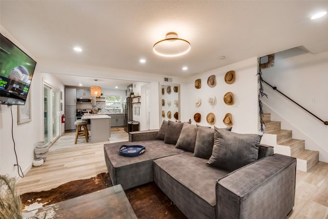 1201 Woodbrook Street, Arlington, TX 76011