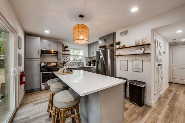 1201 Woodbrook Street, Arlington, TX 76011