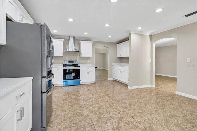 915 SEMINOLE BOULEVARD, Tarpon Springs, FL 34689