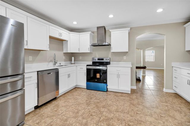 915 SEMINOLE BOULEVARD, Tarpon Springs, FL 34689