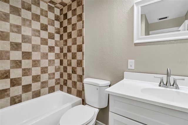 915 SEMINOLE BOULEVARD, Tarpon Springs, FL 34689