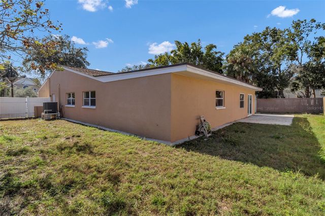 915 SEMINOLE BOULEVARD, Tarpon Springs, FL 34689