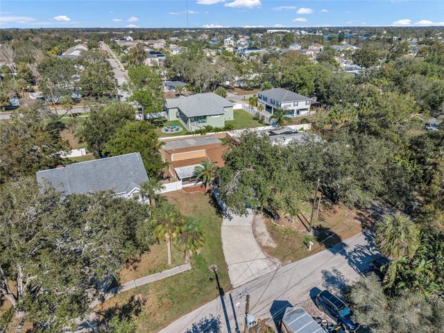 915 SEMINOLE BOULEVARD, Tarpon Springs, FL 34689