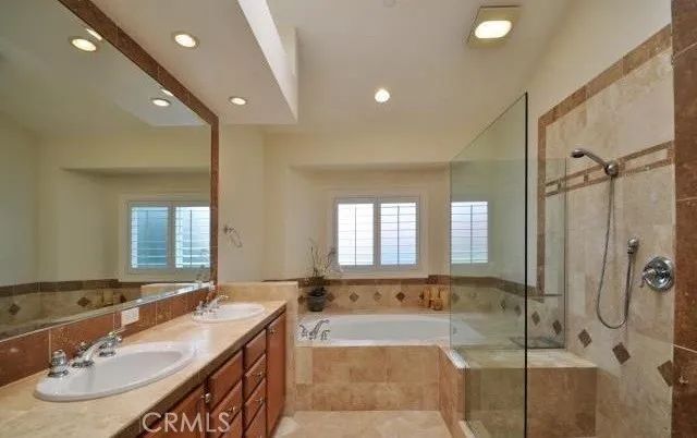 2310 Voorhees Avenue B, Redondo Beach, CA 90278