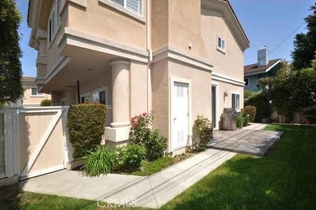 2310 Voorhees Avenue B, Redondo Beach, CA 90278