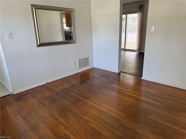 348 Gainsborough RD, Virginia Beach, VA 23462