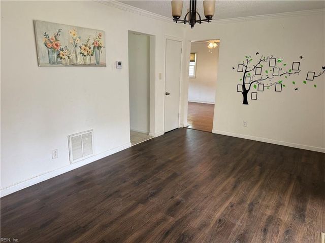 348 Gainsborough RD, Virginia Beach, VA 23462
