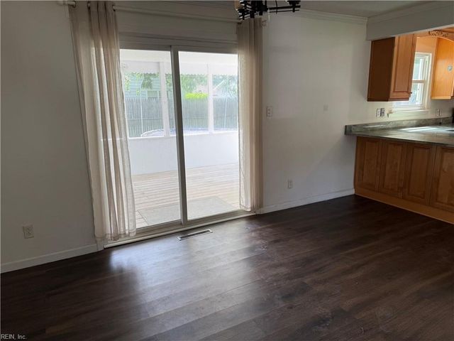 348 Gainsborough RD, Virginia Beach, VA 23462