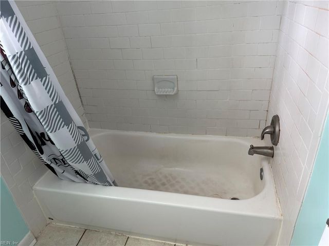 348 Gainsborough RD, Virginia Beach, VA 23462