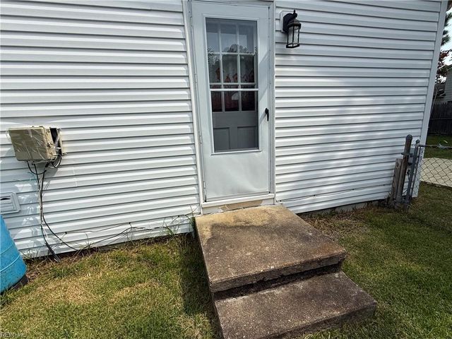 348 Gainsborough RD, Virginia Beach, VA 23462