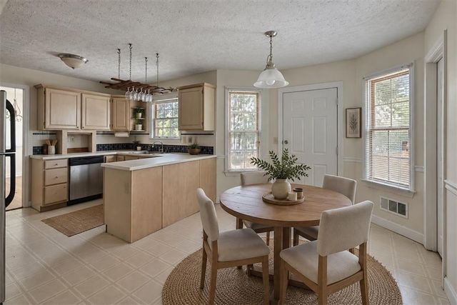 3925 Pate Road, Loganville, GA 30052