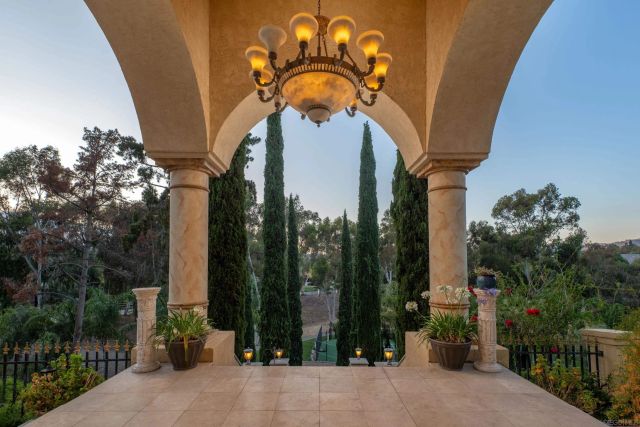 459 Flores De Oro, Rancho Santa Fe, CA 92067
