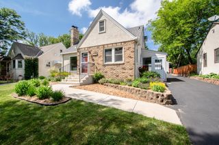 1137 Montana Avenue W, Saint Paul, MN 55108