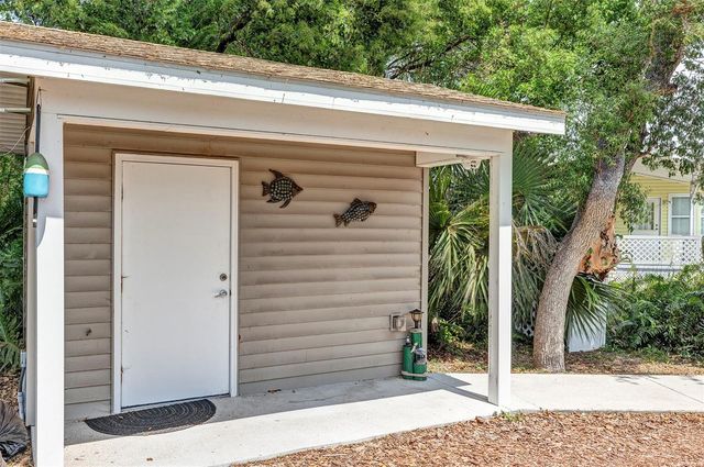 3033 MYAKKA RIVER ROAD, Tavares, FL 32778