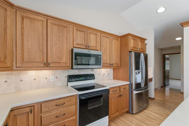 908 Surrey Lane, Baraboo, WI 53913