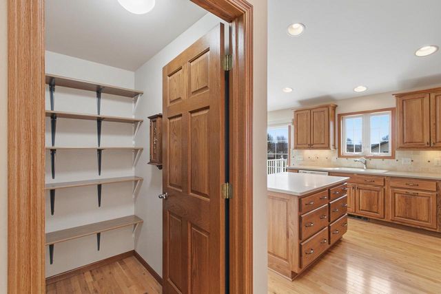 908 Surrey Lane, Baraboo, WI 53913