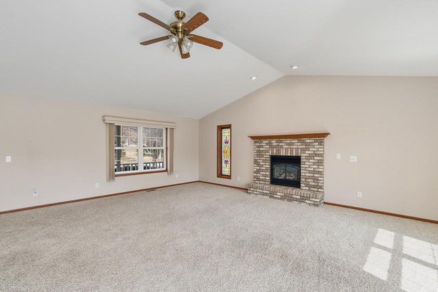 908 Surrey Lane, Baraboo, WI 53913