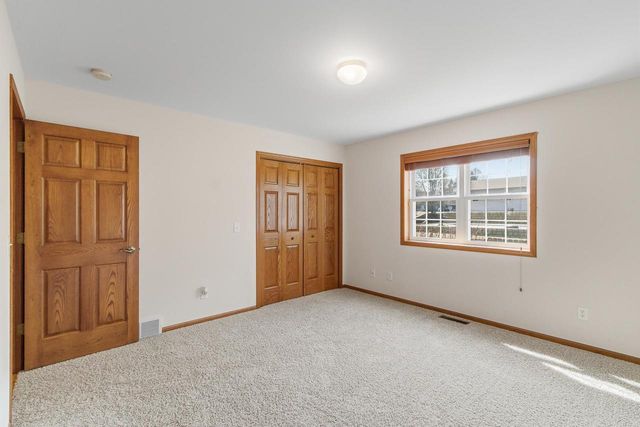 908 Surrey Lane, Baraboo, WI 53913