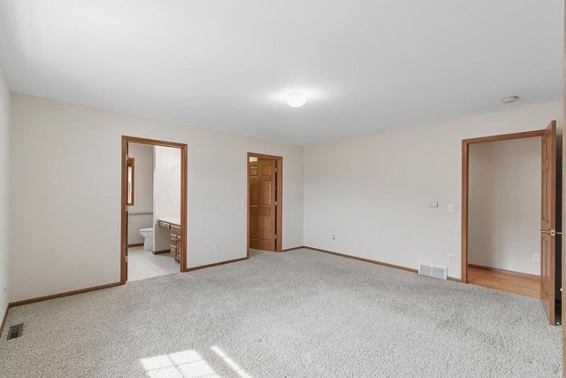 908 Surrey Lane, Baraboo, WI 53913