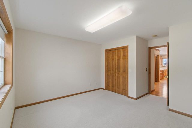 908 Surrey Lane, Baraboo, WI 53913