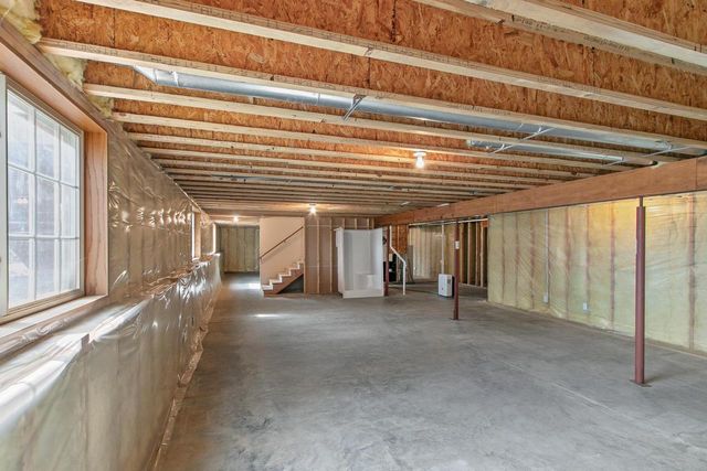 908 Surrey Lane, Baraboo, WI 53913