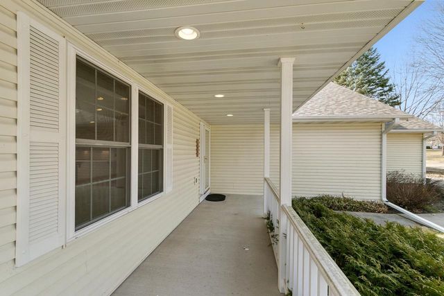 908 Surrey Lane, Baraboo, WI 53913