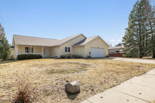 908 Surrey Lane, Baraboo, WI 53913