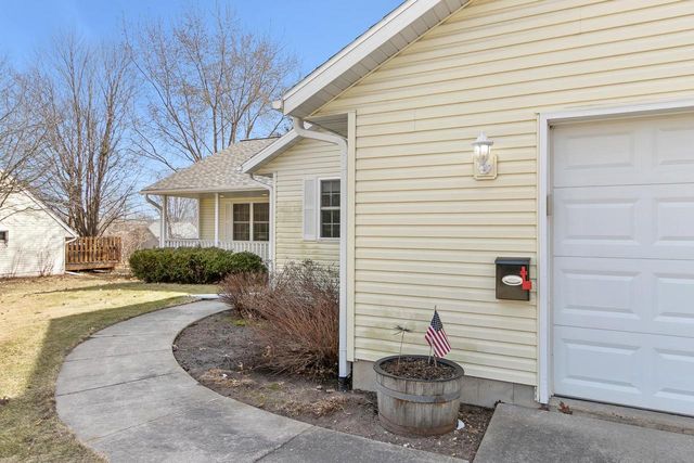 908 Surrey Lane, Baraboo, WI 53913