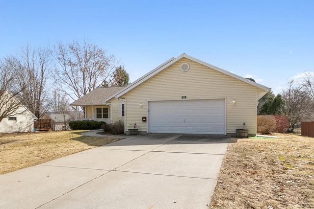 908 Surrey Lane, Baraboo, WI 53913