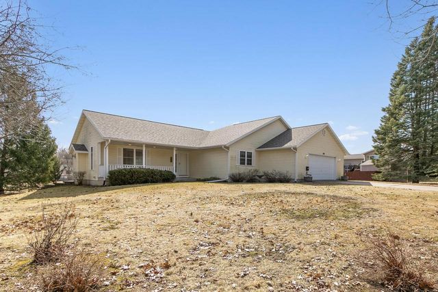 908 Surrey Lane, Baraboo, WI 53913