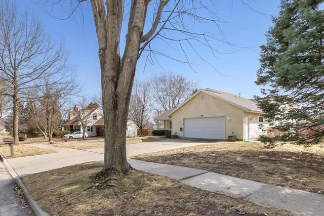 908 Surrey Lane, Baraboo, WI 53913