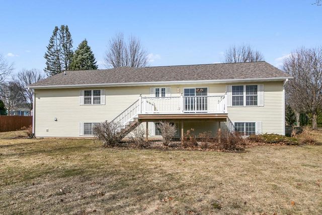 908 Surrey Lane, Baraboo, WI 53913