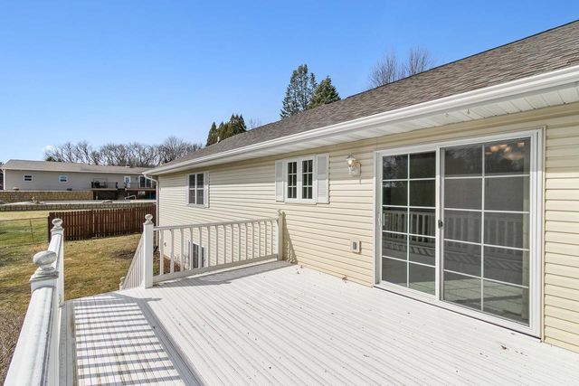 908 Surrey Lane, Baraboo, WI 53913