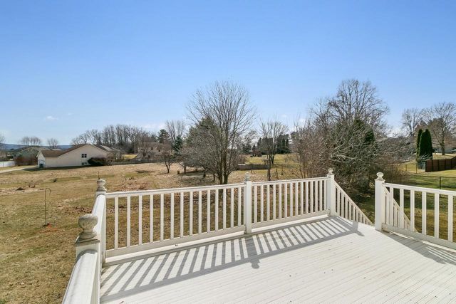 908 Surrey Lane, Baraboo, WI 53913