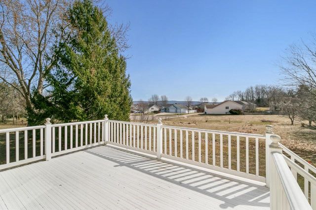 908 Surrey Lane, Baraboo, WI 53913