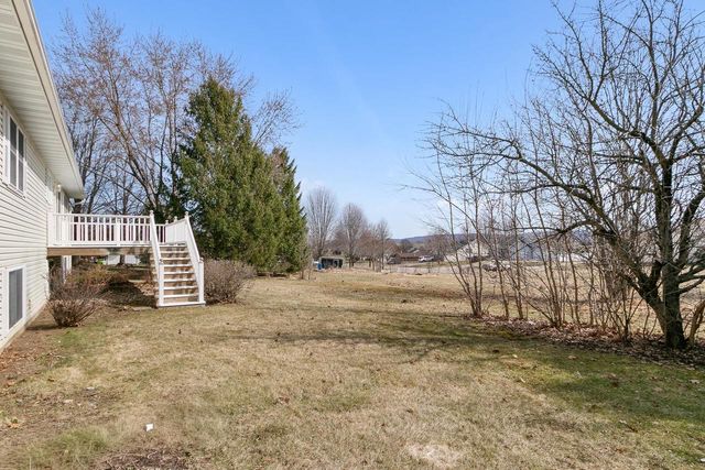 908 Surrey Lane, Baraboo, WI 53913