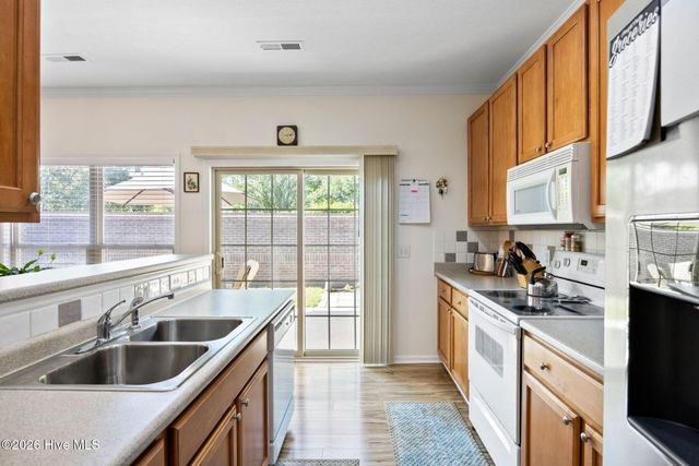 1002 Summerlin Falls Court, Wilmington, NC 28412