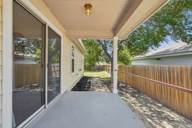 243 STARLING CRK, New Braunfels, TX 78130