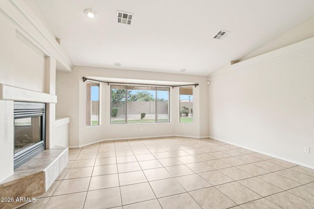 5025 W SIESTA Way, Laveen, AZ 85339