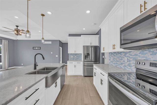 1104 E 16th, Vinton, IA 52349