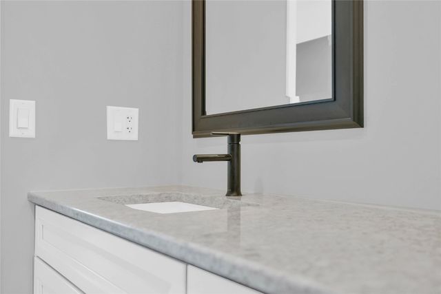 1104 E 16th, Vinton, IA 52349