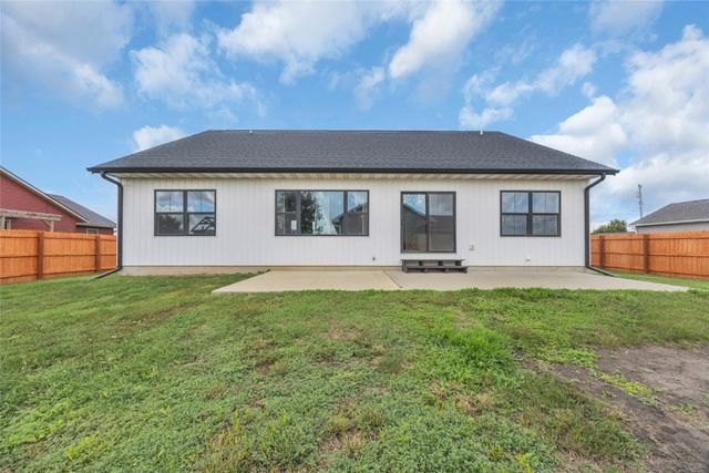 1104 E 16th, Vinton, IA 52349