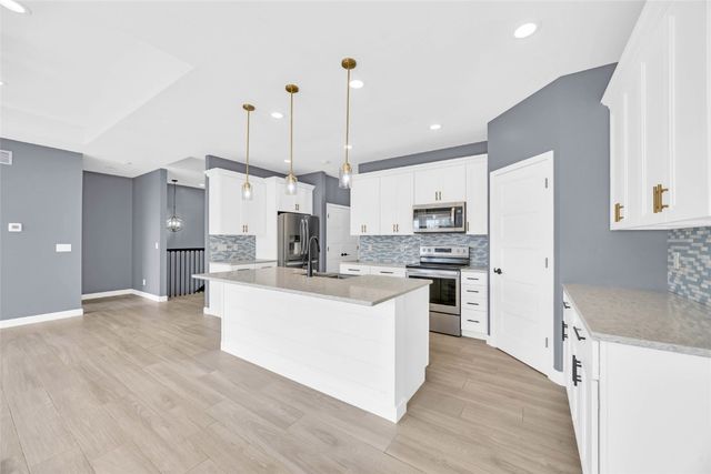 1104 E 16th, Vinton, IA 52349