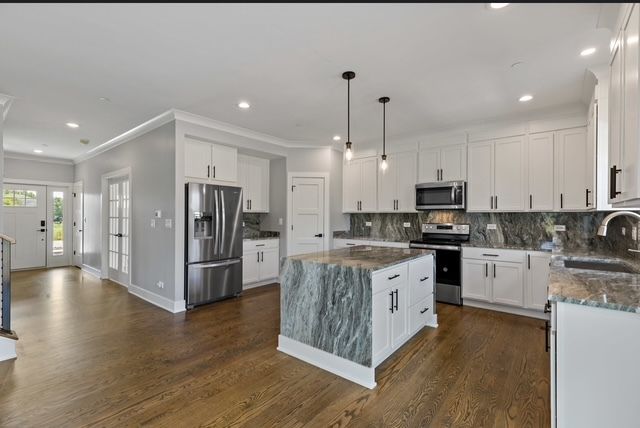 111 Echelon Circle, Matteson, IL 60443