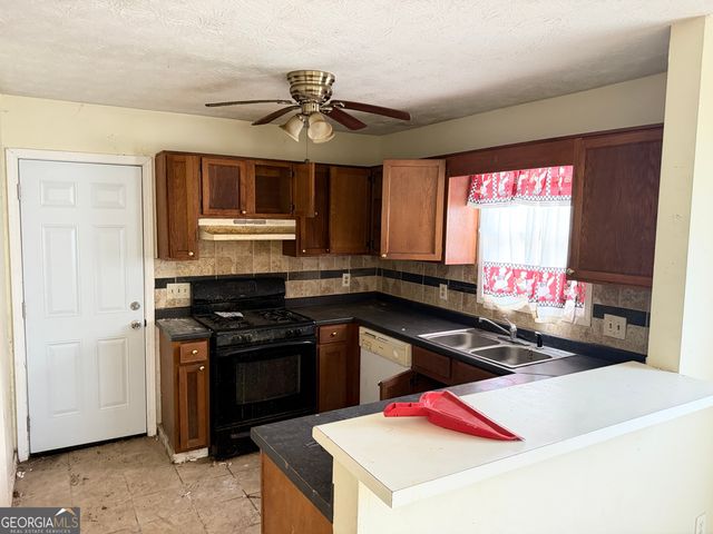 2176 Wellington Circle, Lithonia, GA 30058