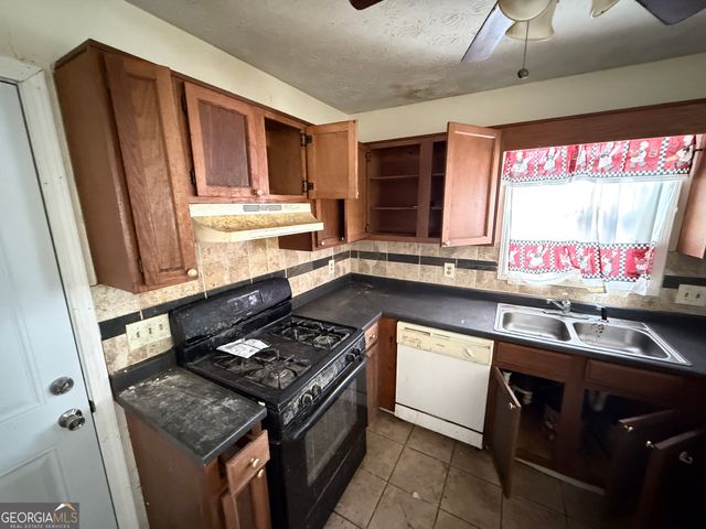 2176 Wellington Circle, Lithonia, GA 30058