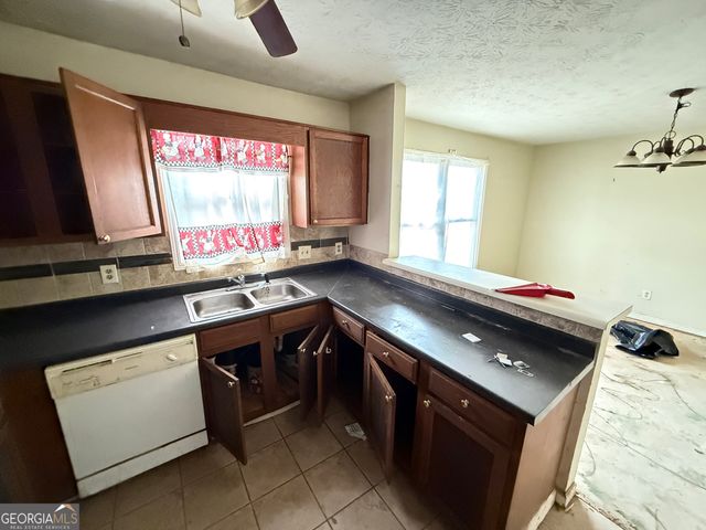 2176 Wellington Circle, Lithonia, GA 30058