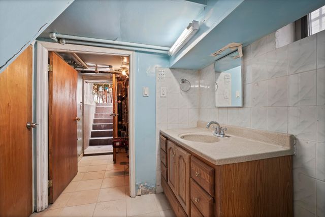 1728 W 2nd Street, New York City, NY 11223